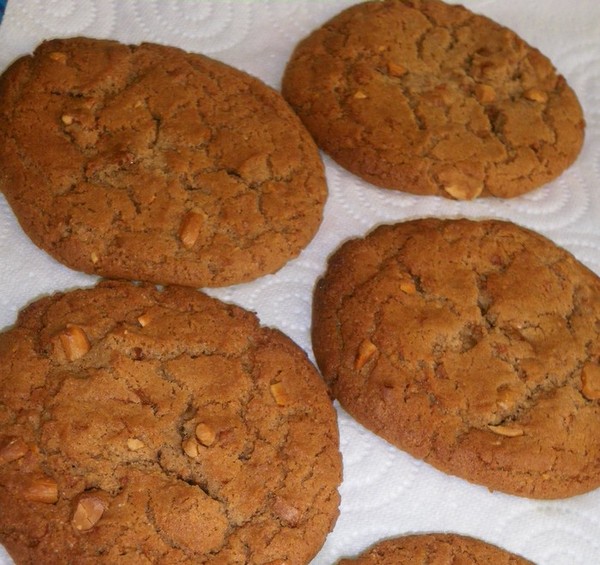 cookies pralinés, cacahuètes caramélisées
